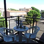 Cozy With Terrace Apartment *