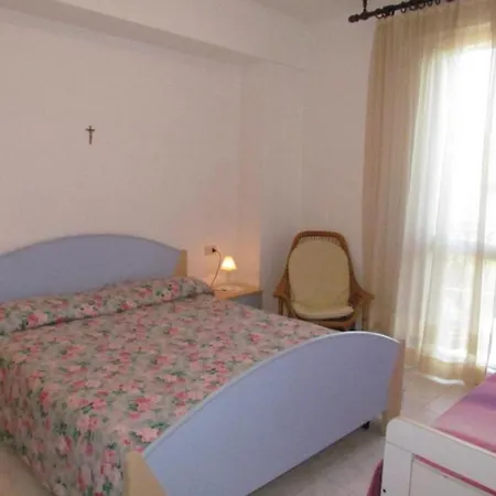 Cozy With Terrace Διαμέρισμα